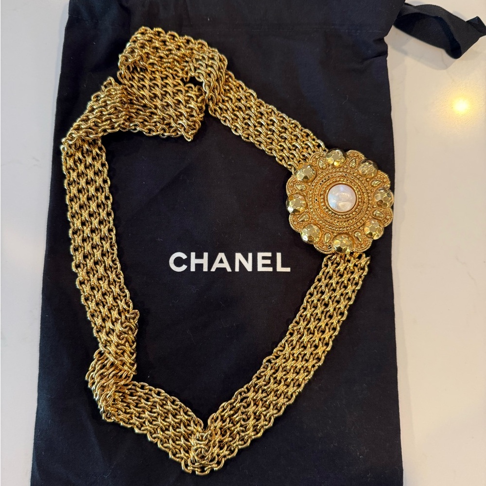 Chanel super rare Gold Chain Belt with Pearl Medallion